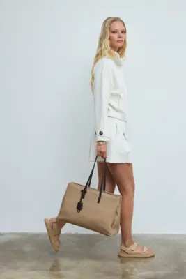 Technical Laptop Bag for 15-inch devices in creamy brown