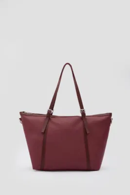 Faux leather shoulder bag in burgundy