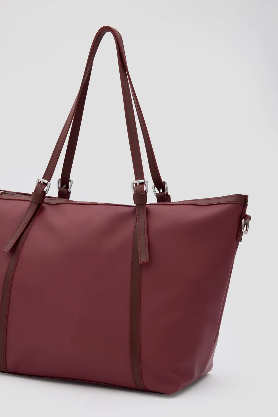 Faux leather shoulder bag Faux leather shoulder bag in burgundy
