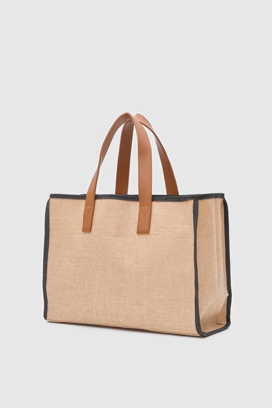 Canvas shoulder bag for stylish women in brown