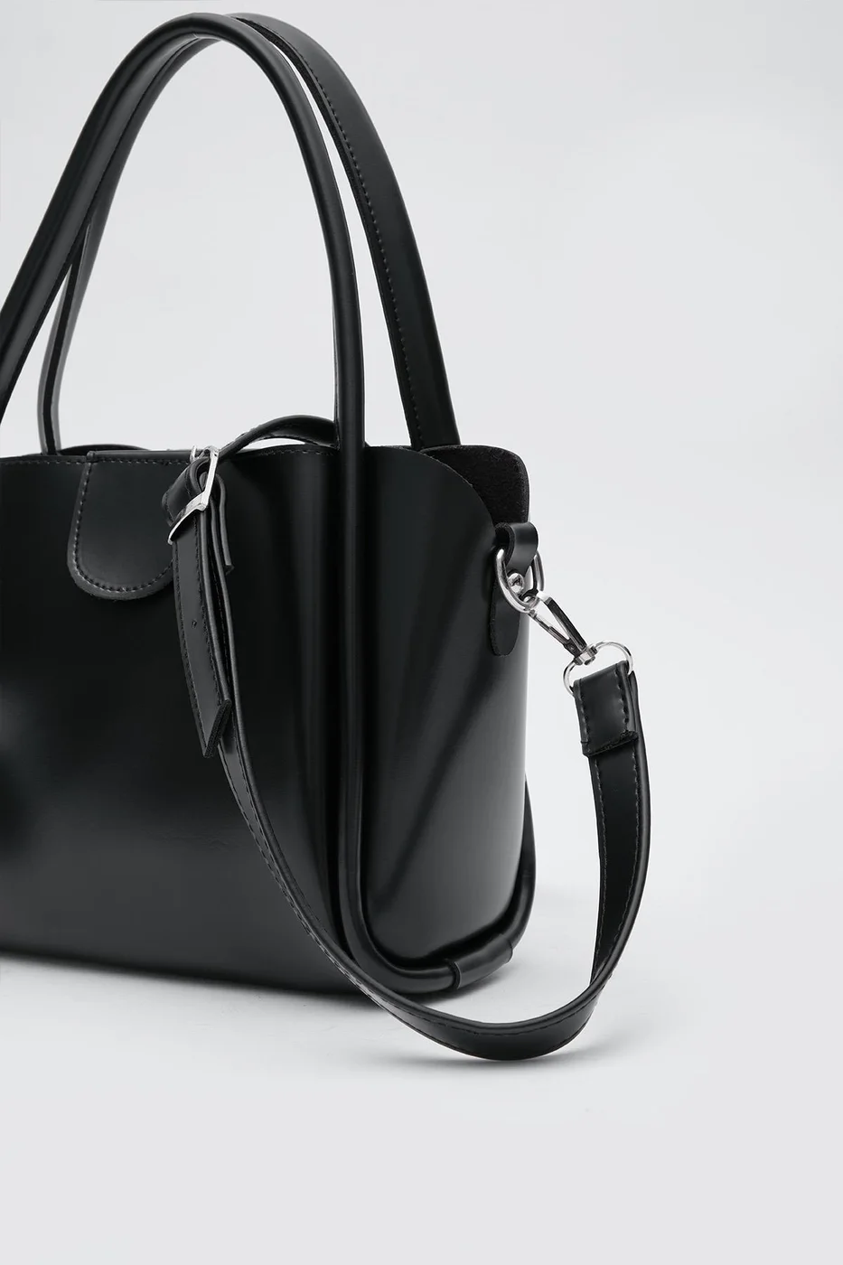 Faux leather crossbody bag Faux leather crossbody bag in black