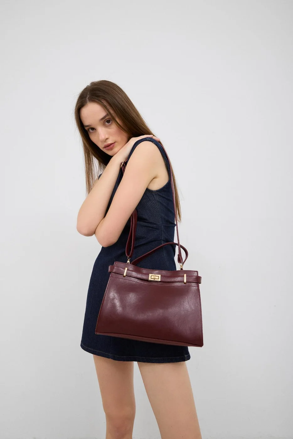 Faux leather crossbody bag for women in burgundy