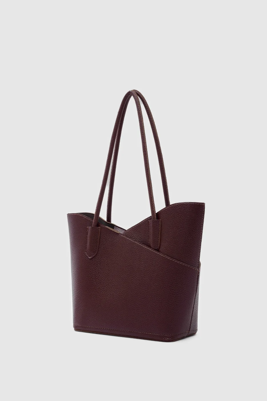 Faux leather shoulder bag Faux leather shoulder bag in burgundy