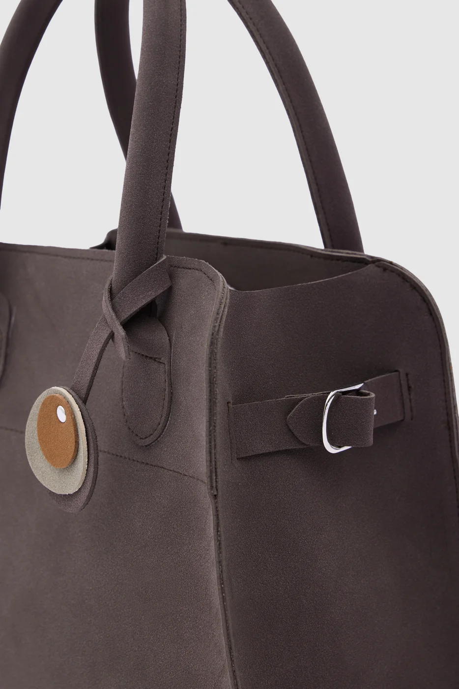 faux suede shoulder bag in brown