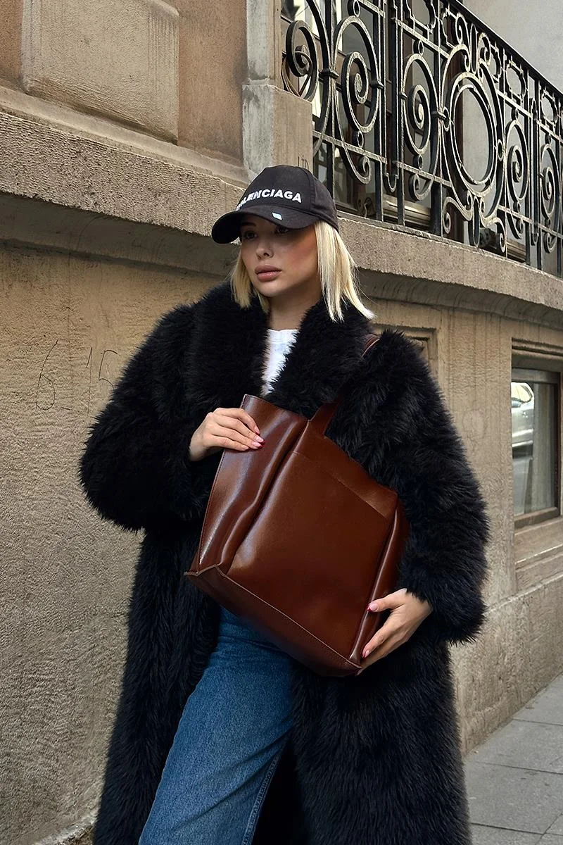 Faux leather shoulder bag in hazelnut
