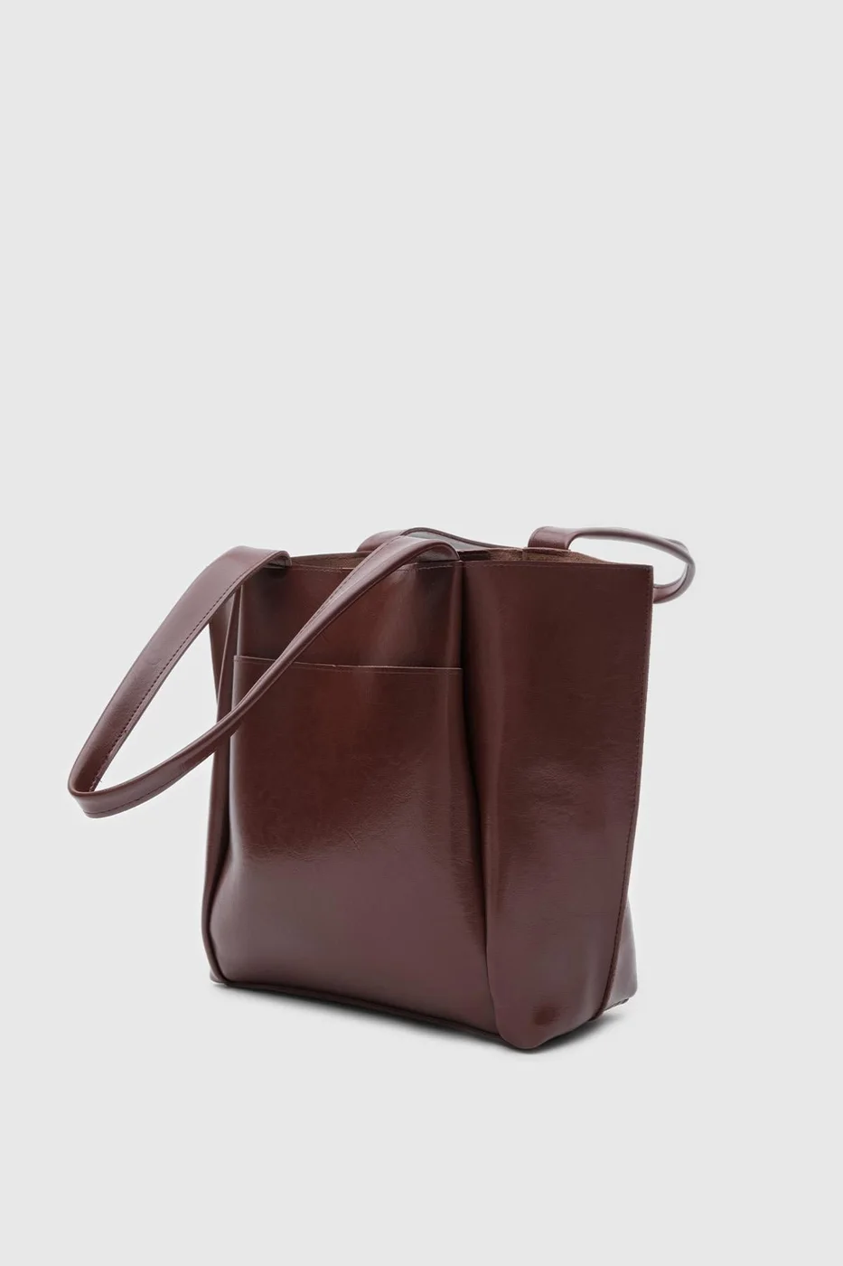 Faux leather shoulder bag in hazelnut
