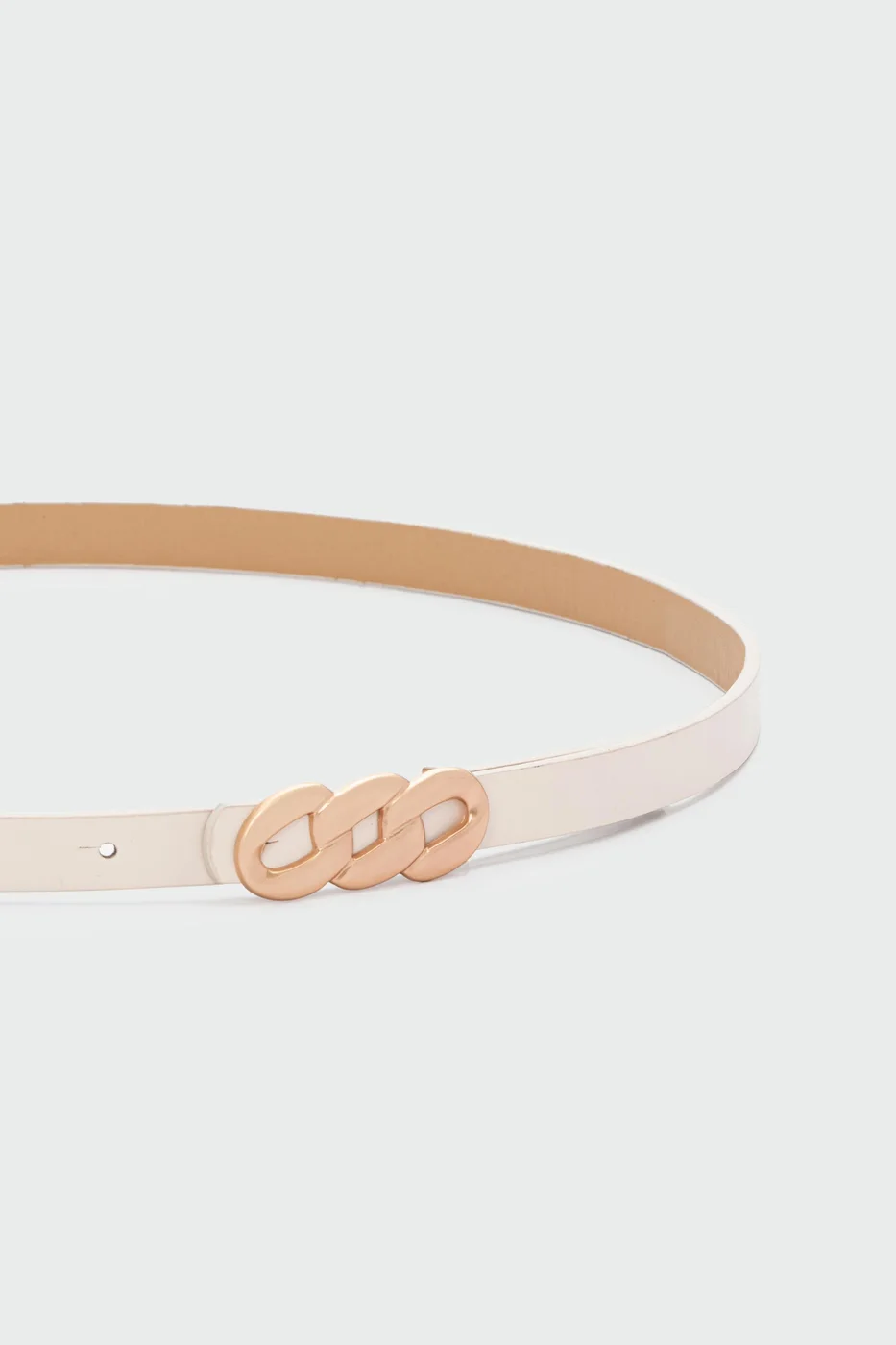Faux leather skinny belt with chain look Faux leather skinny belt with chain look in cream