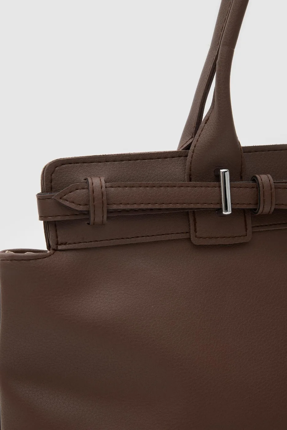 Faux leather shoulder bag with stylish design Faux leather shoulder bag with stylish design in dark brown