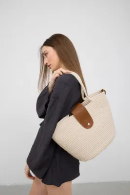 straw tote bag in cream