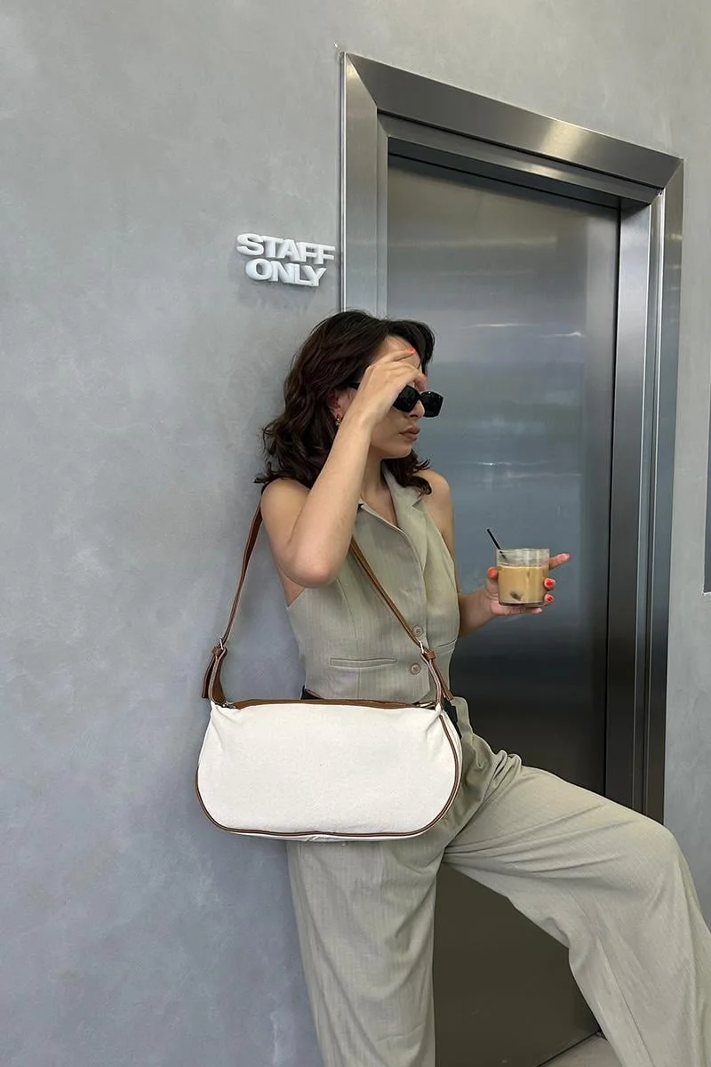 Canvas Shoulder Bag for Everyday Use in tan