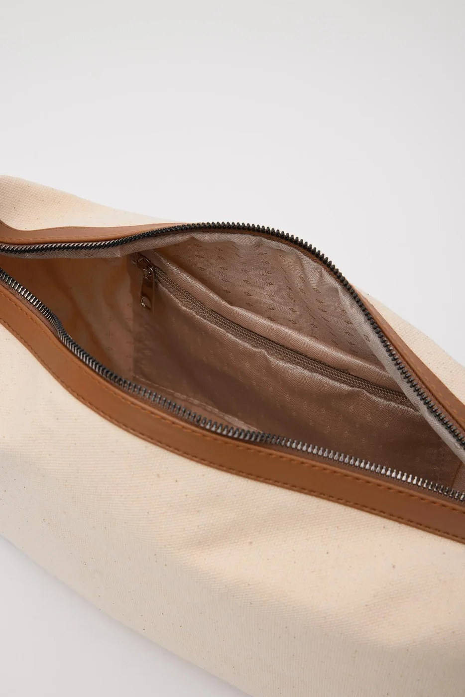 Canvas Shoulder Bag for Everyday Use in tan