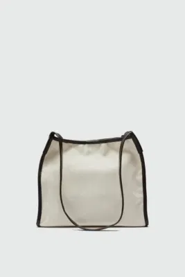 canvas shoulder bag for everyday use in brown