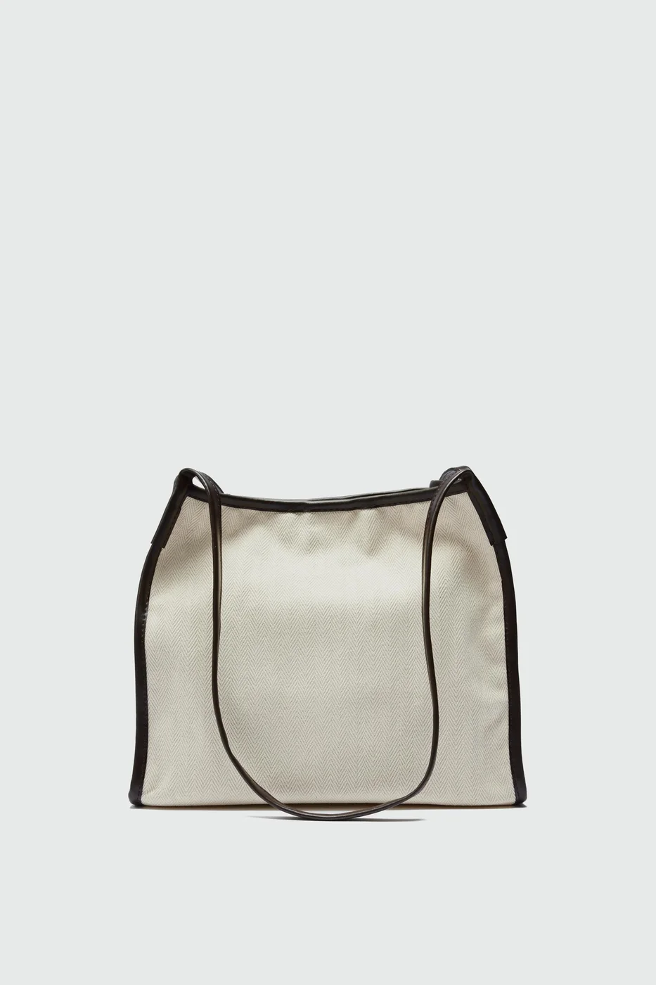 canvas shoulder bag for everyday use in brown