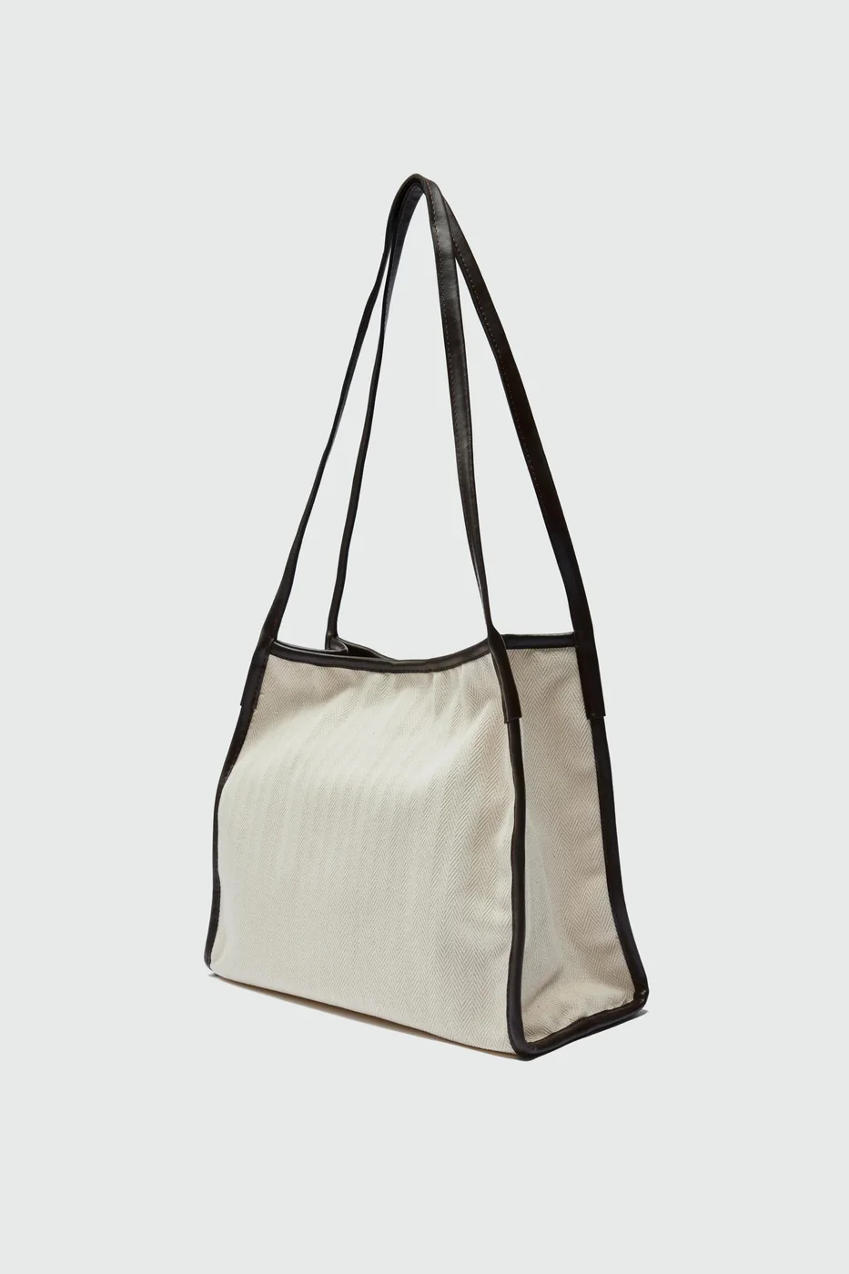 canvas shoulder bag for everyday use in brown