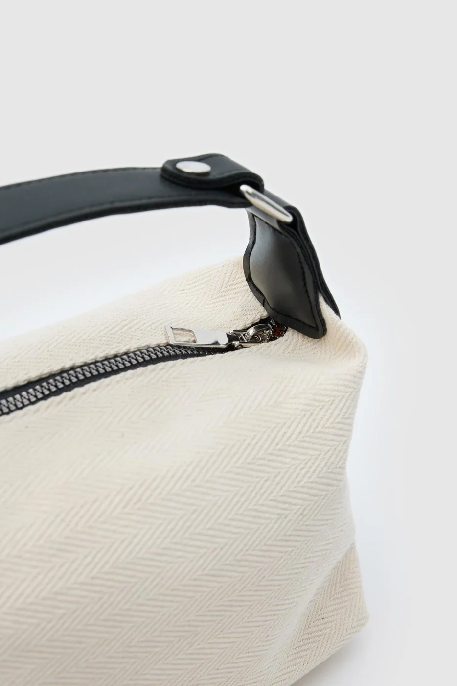 Canvas crossbody bag for daily use in black