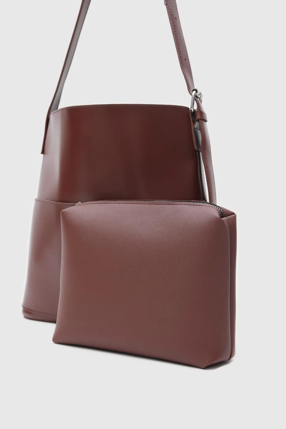 Faux leather shoulder bag in hazelnut