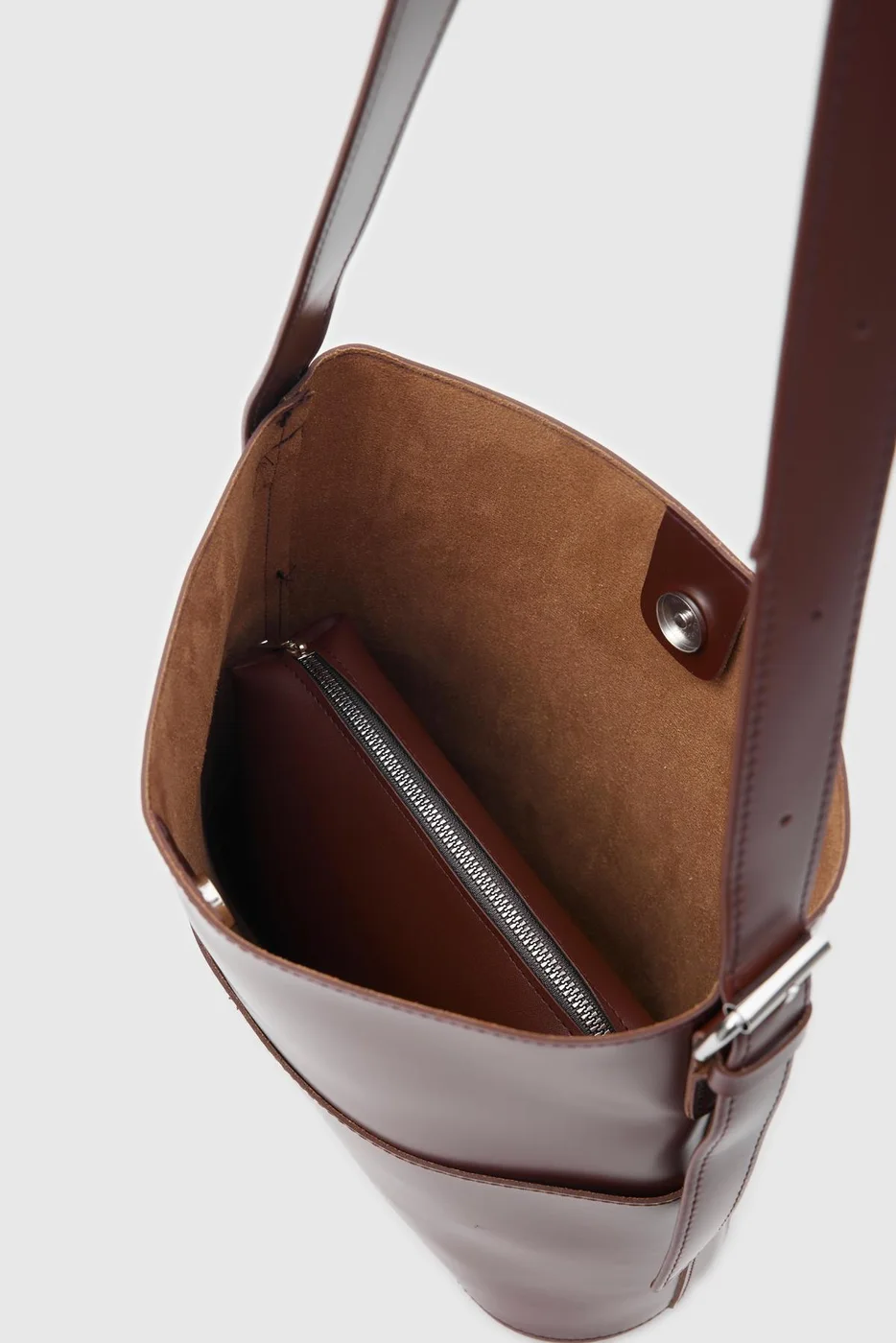 Faux leather shoulder bag in hazelnut