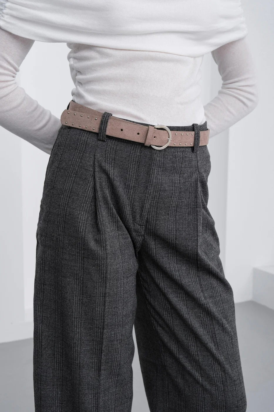 faux suede belt in taupe