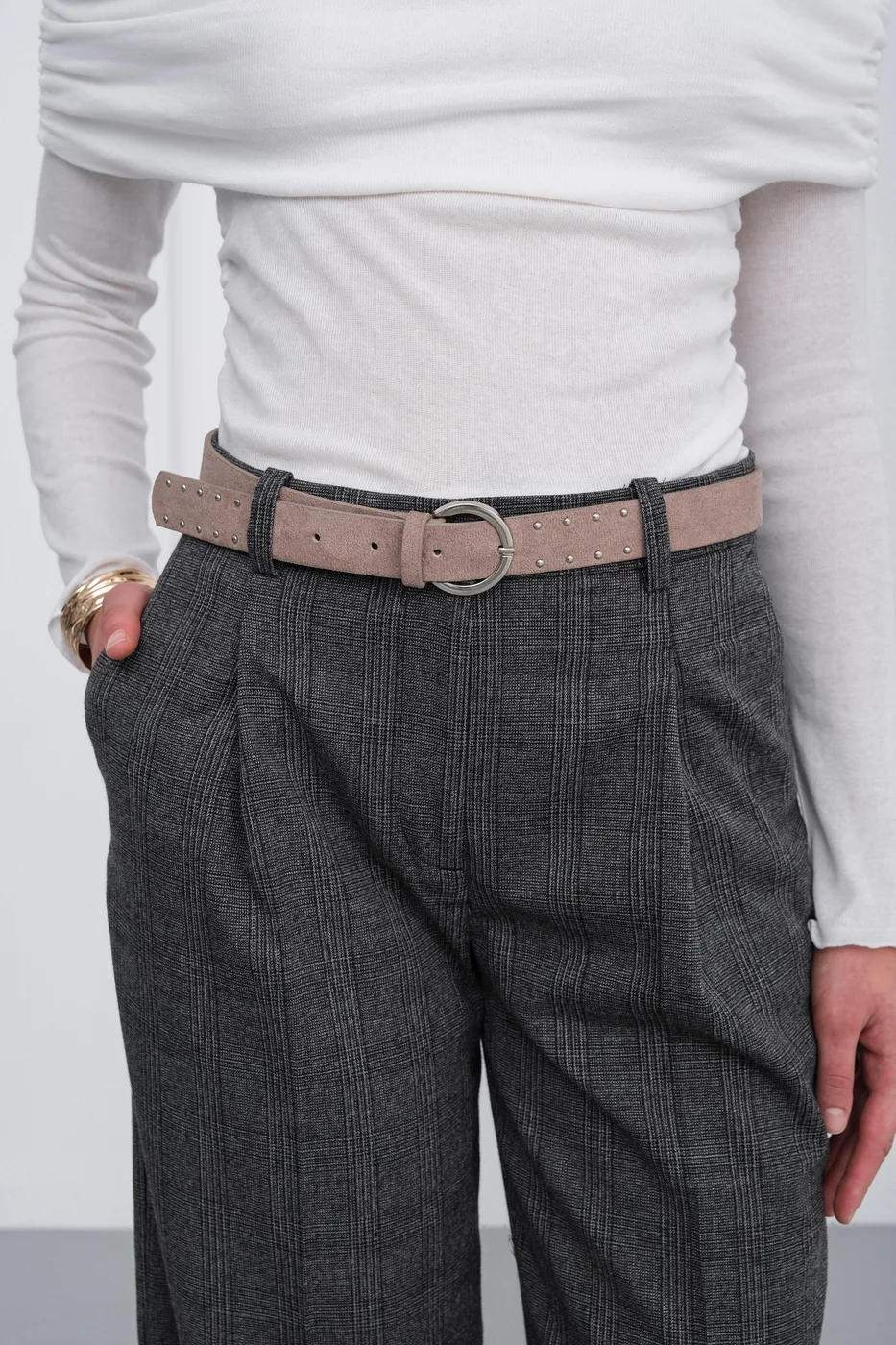 faux suede belt in taupe