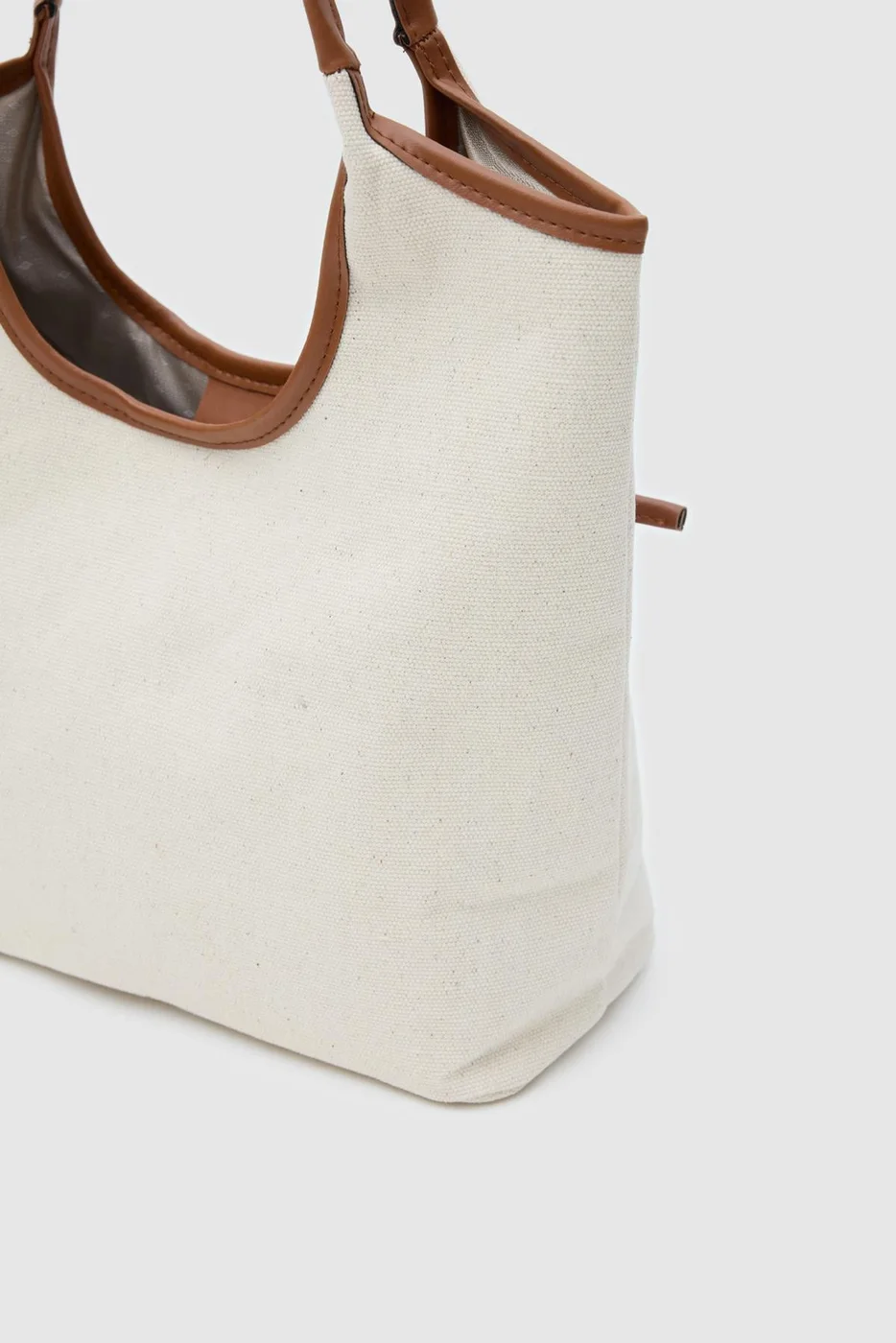 Canvas shoulder bag with bow detail Canvas shoulder bag with bow detail in tan
