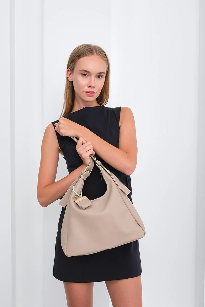 Faux leather shoulder bag for everyday use Faux leather shoulder bag for everyday use in beige