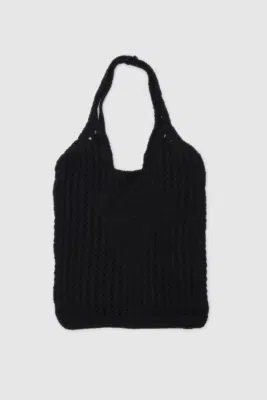 Woven shoulder bag for beach outings