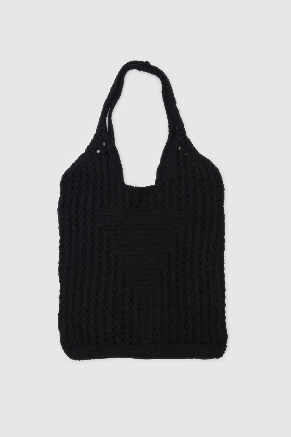 Woven shoulder bag for beach outings