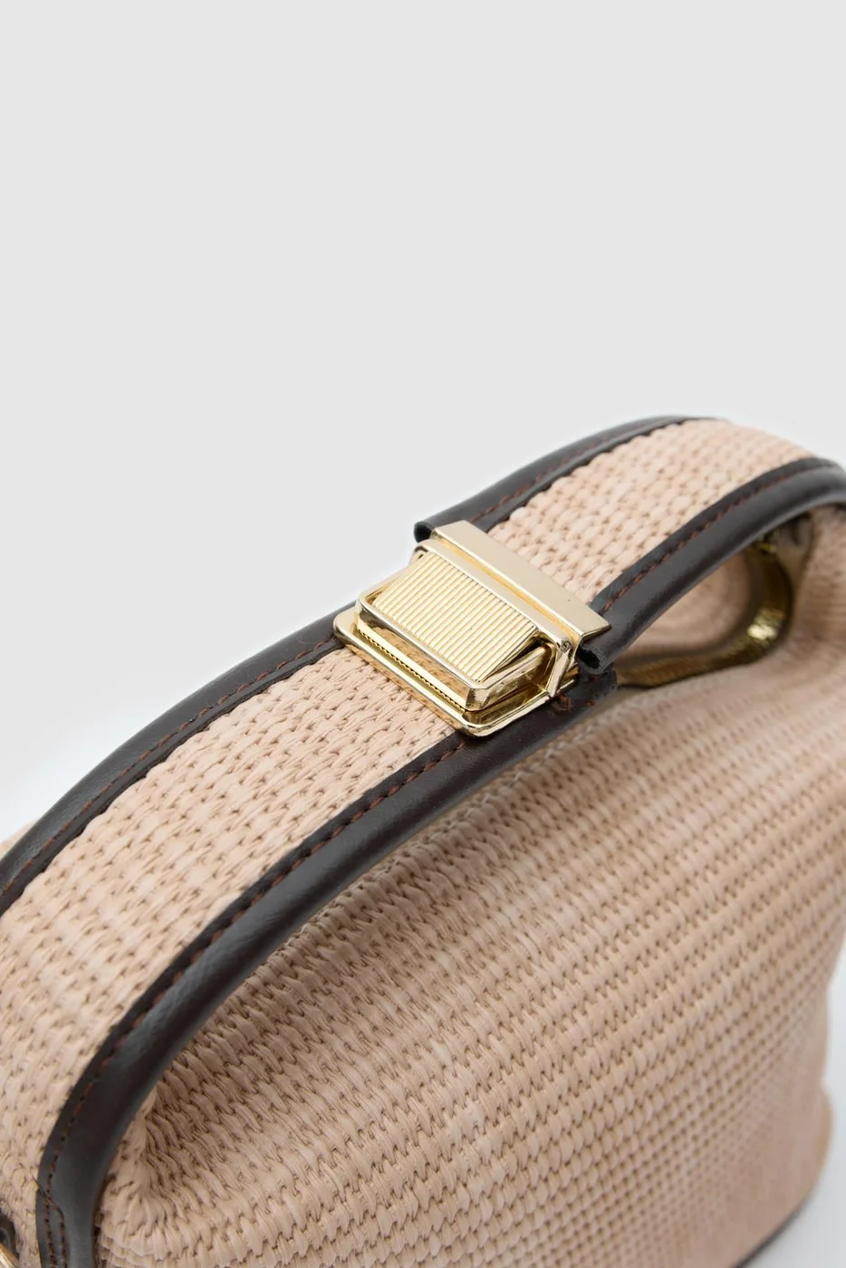 Straw crossbody bag in beige