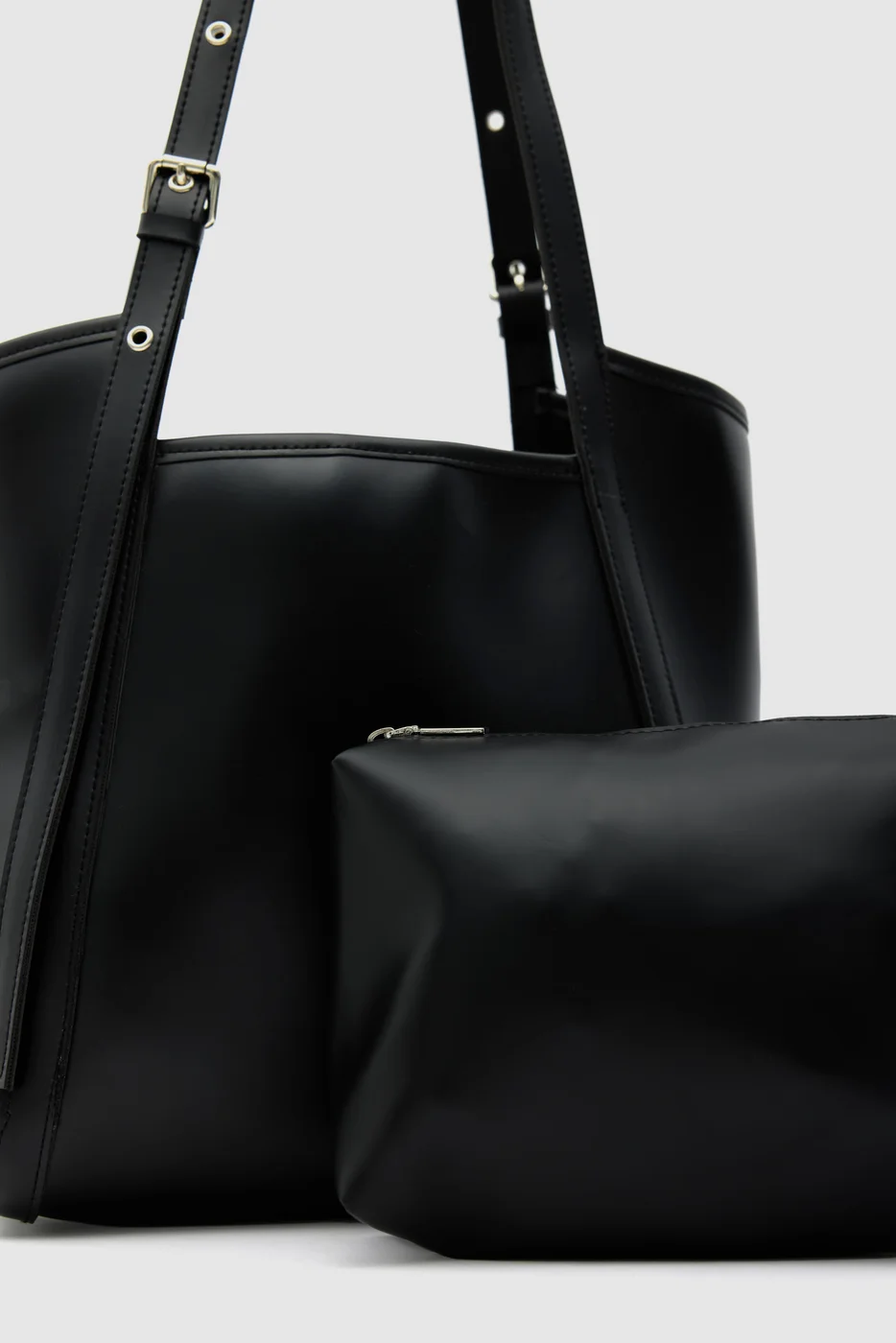 faux leather shoulder bag in black