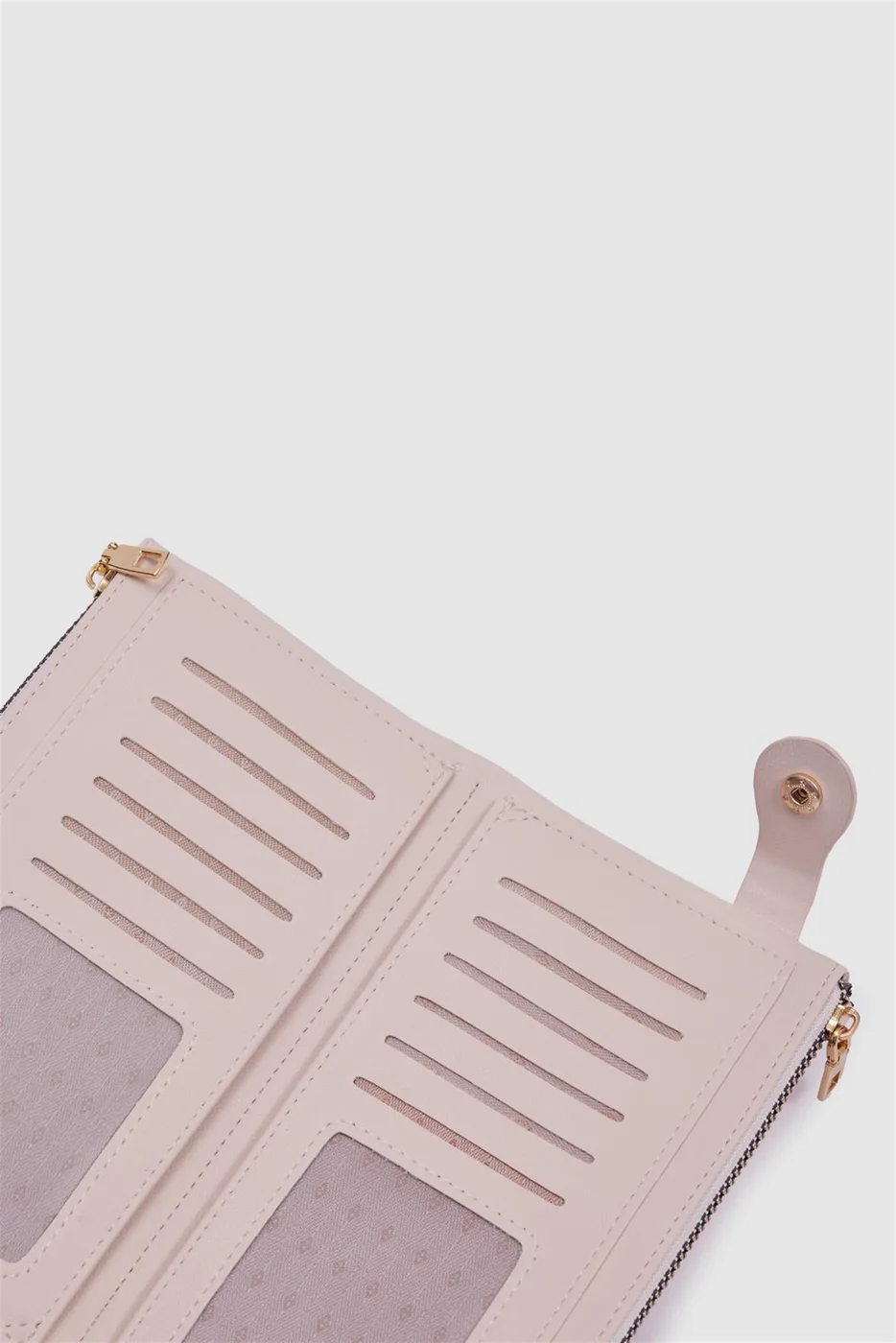 zippered wallet in stylish design