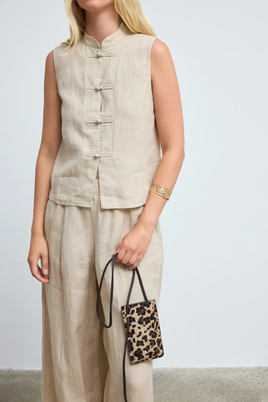 faux leather phone bag for stylish women in leopard