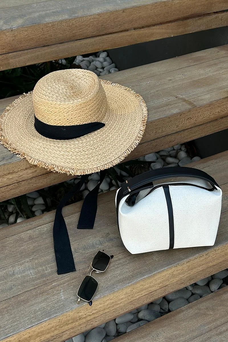 Canvas crossbody bag for daily use in black