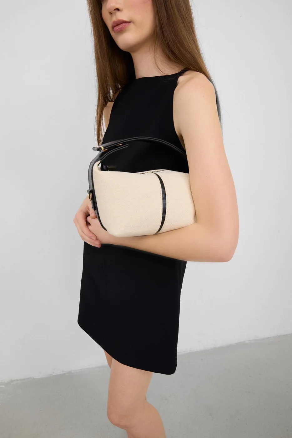 Canvas crossbody bag for daily use in black