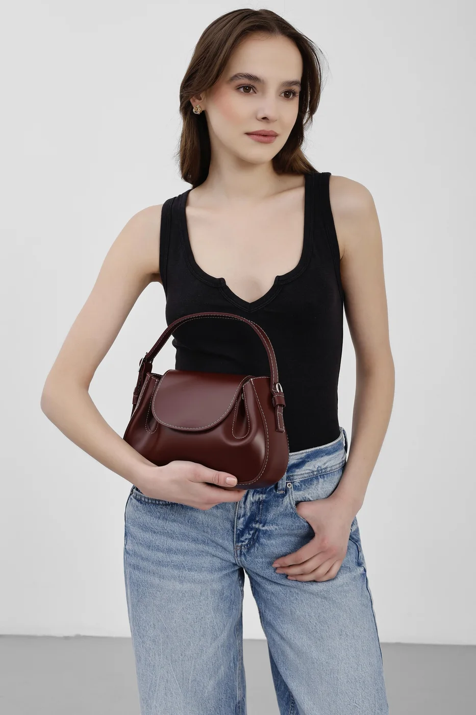 Faux leather crossbody bag in burgundy