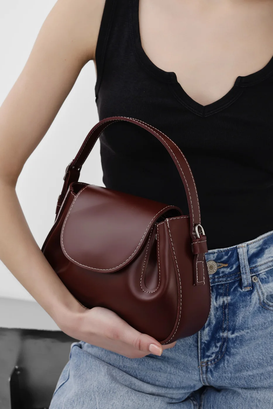Faux leather crossbody bag in burgundy