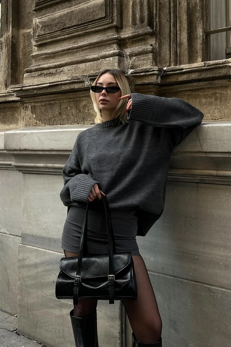 faux leather baguette bag in black
