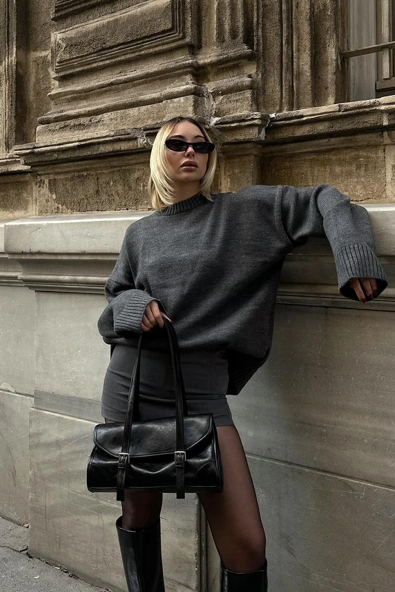 faux leather baguette bag in black