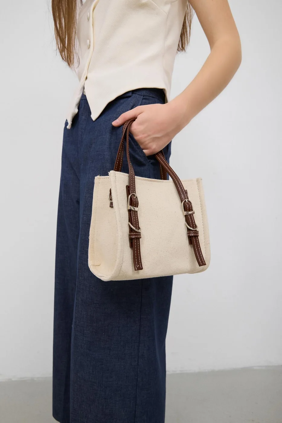 canvas crossbody bag in cream