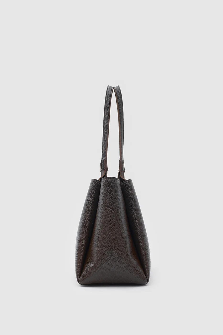 Tote bag for everyday use in dark brown