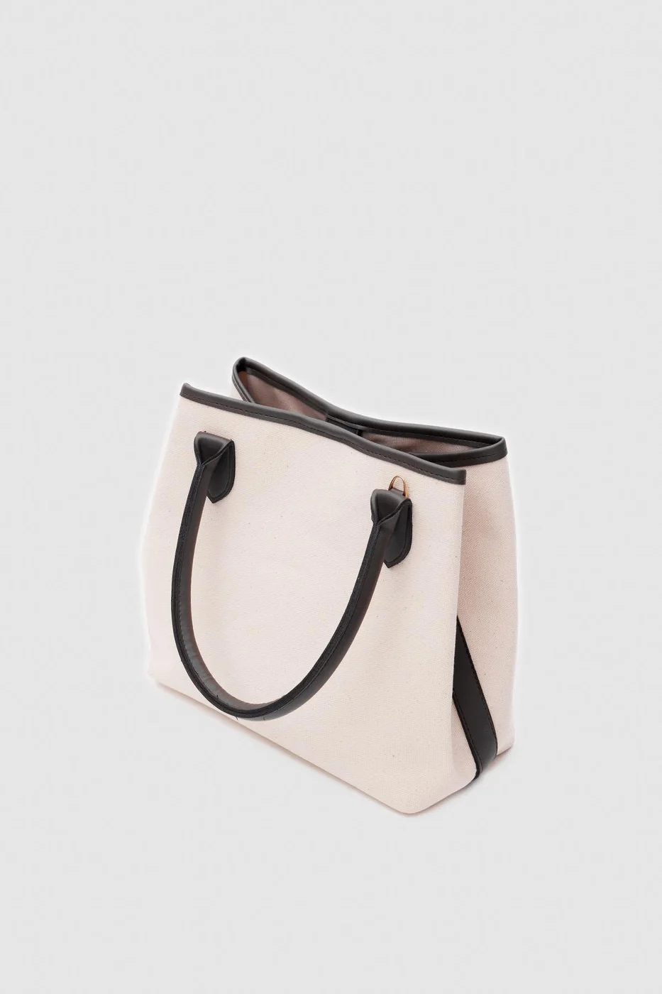 Canvas shoulder bag for daily use in black