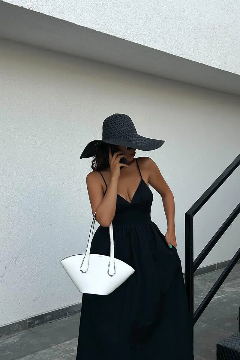 Faux leather shoulder bag in white