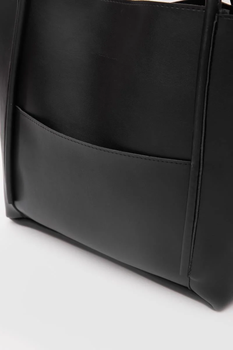 Faux leather shoulder bag Faux leather shoulder bag in black