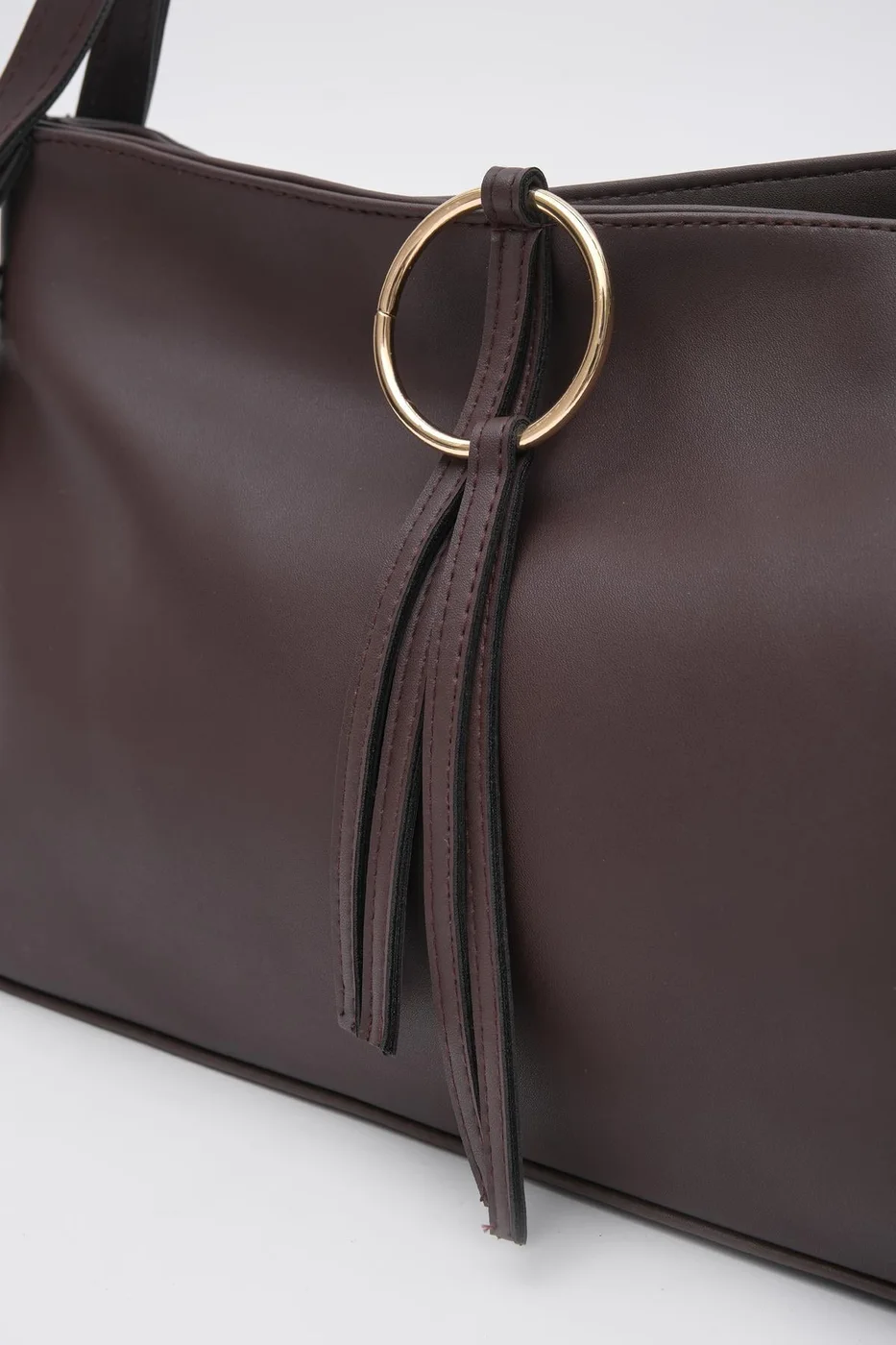Faux leather shoulder bag for stylish women Faux leather shoulder bag for stylish women in dark brown