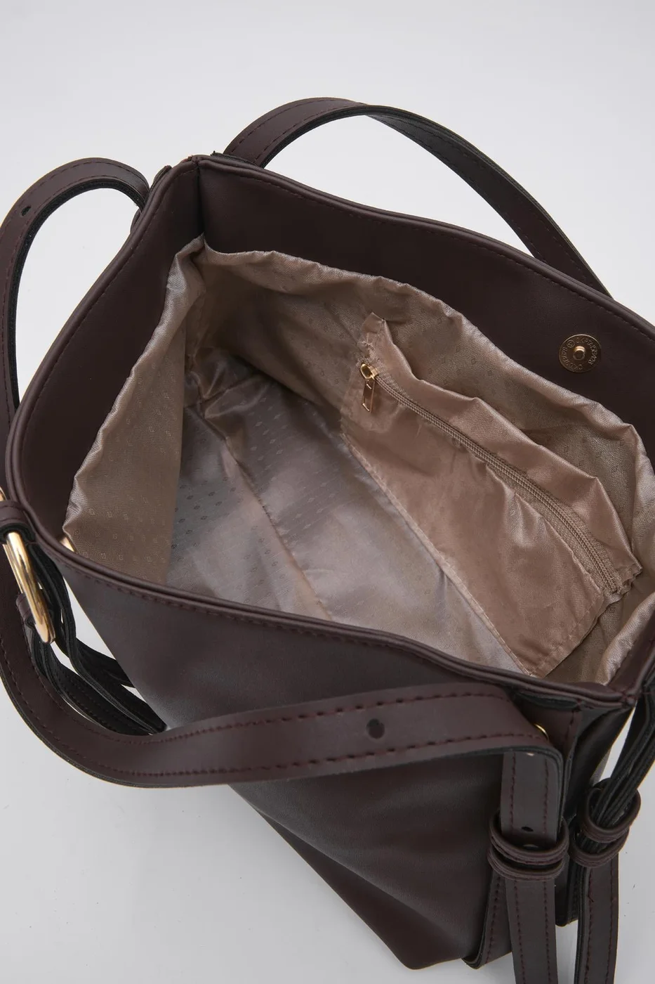 Faux leather shoulder bag for stylish women Faux leather shoulder bag for stylish women in dark brown