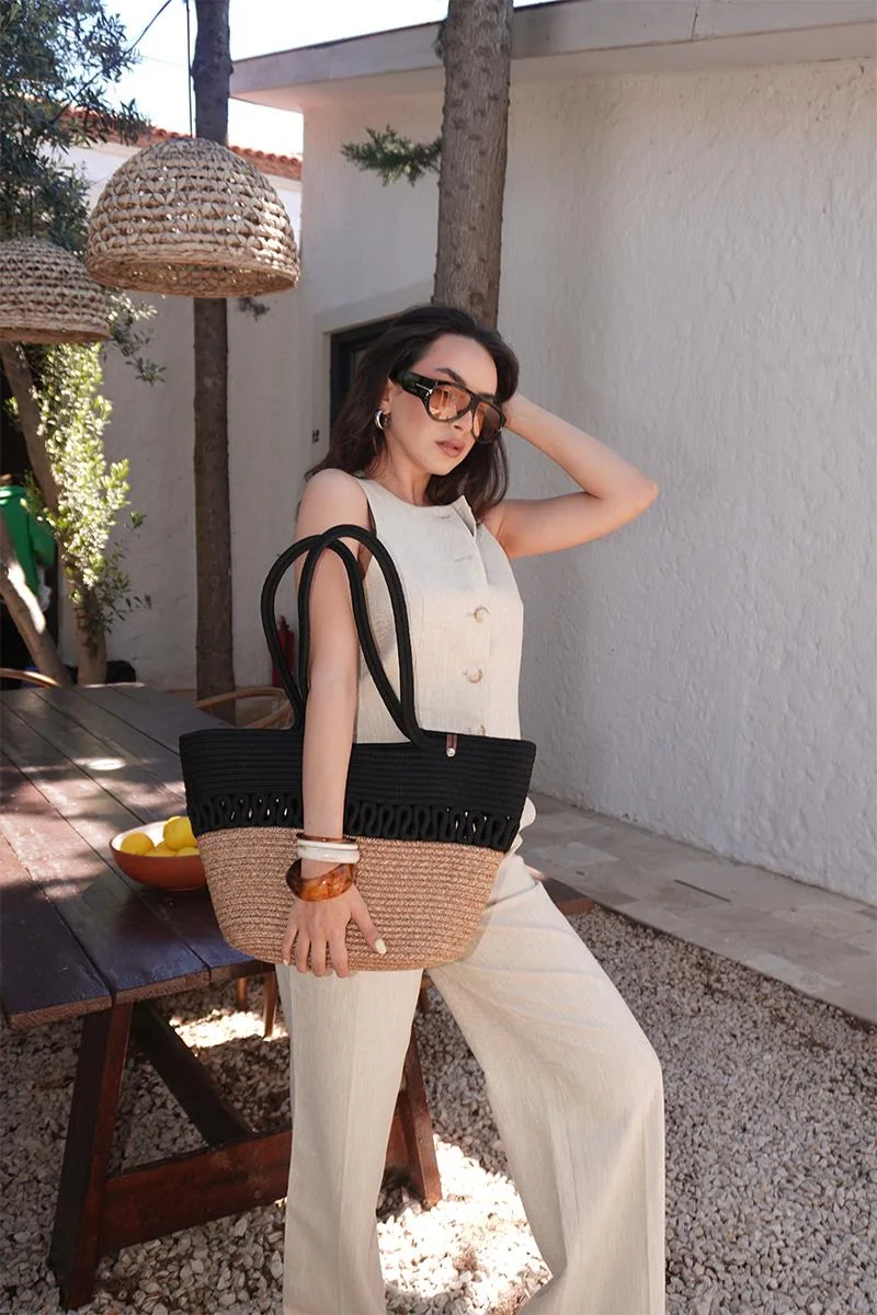 Straw shoulder bag Straw shoulder bag in black