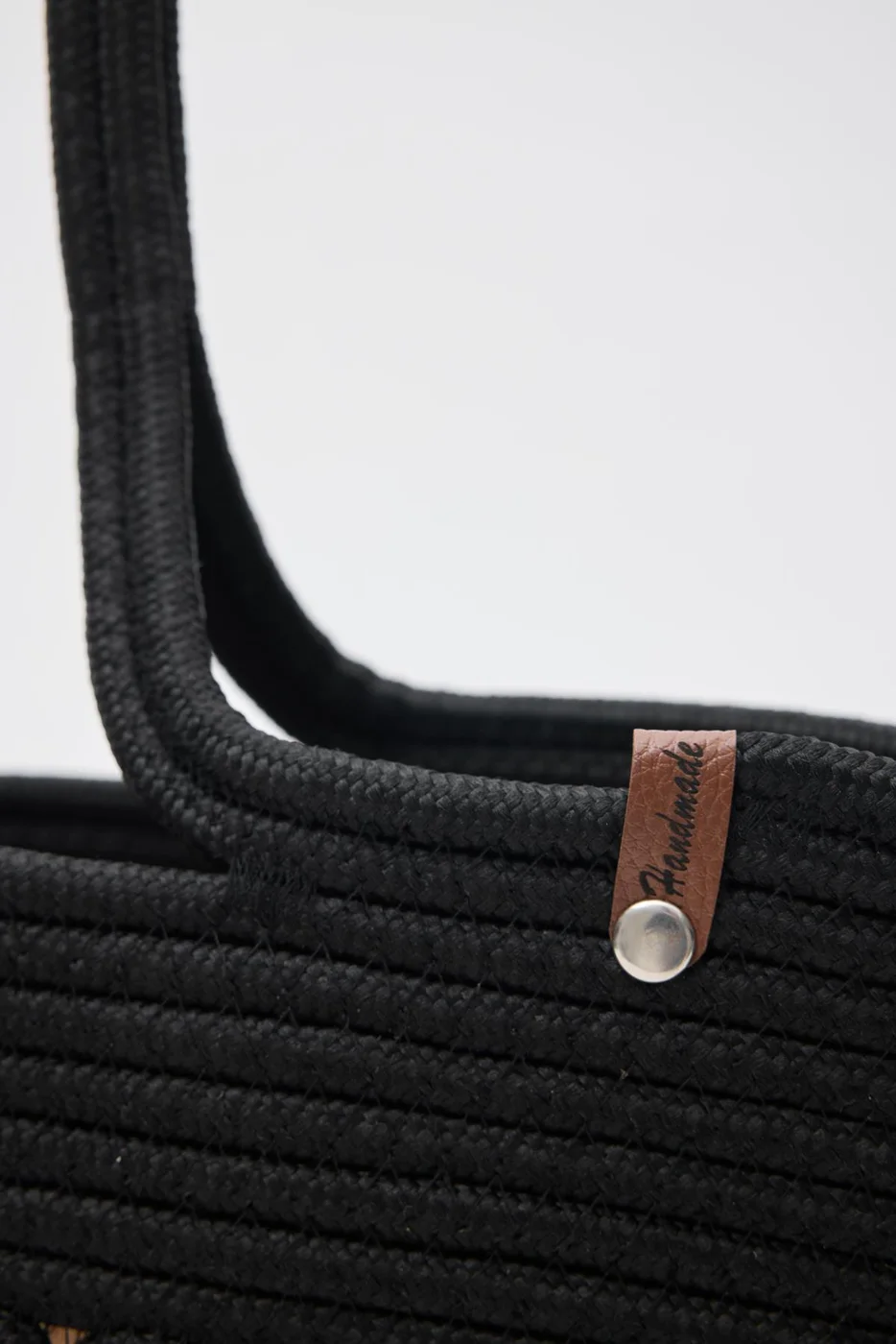 Straw shoulder bag Straw shoulder bag in black