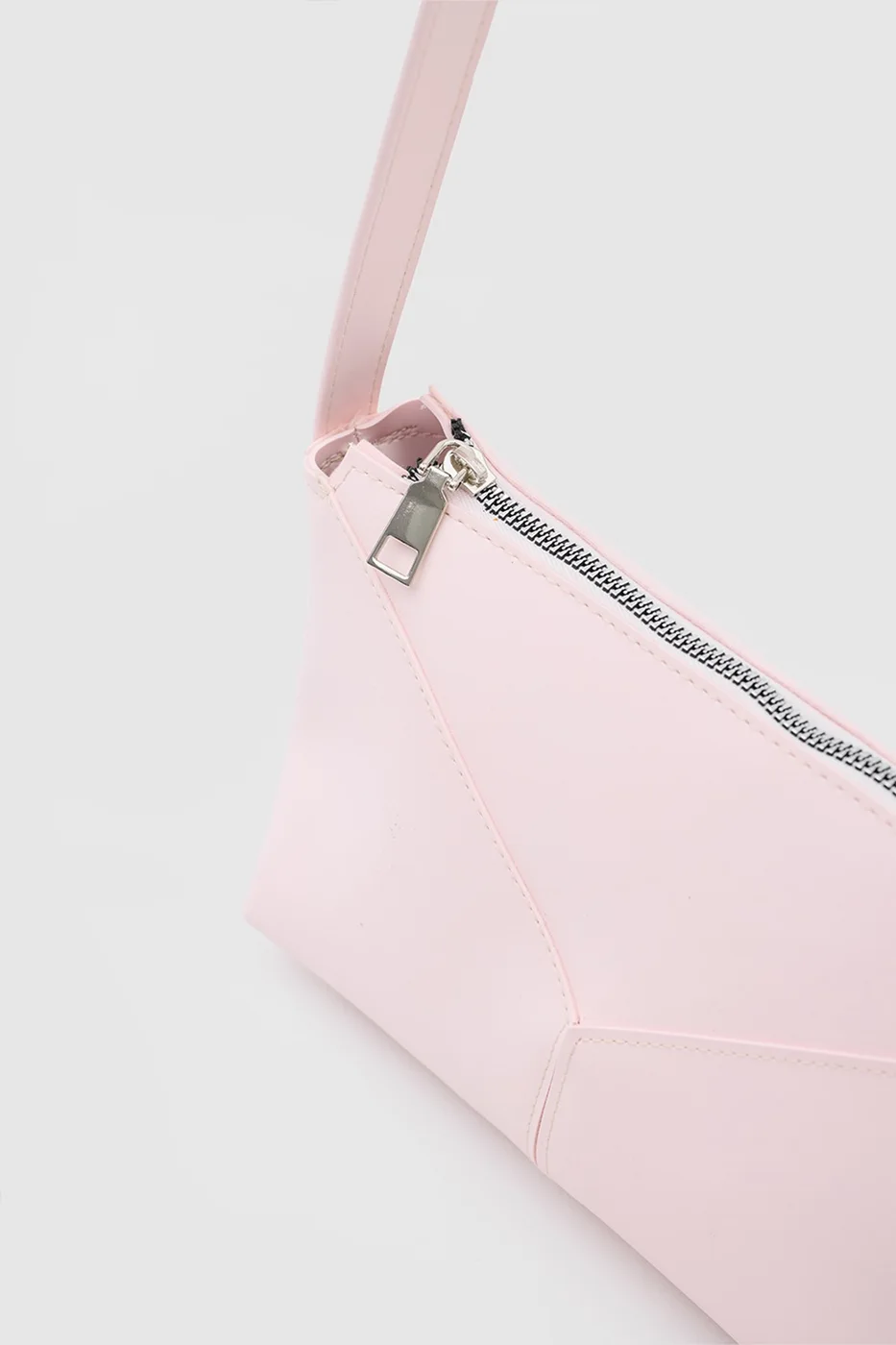 faux leather shoulder bag in pink