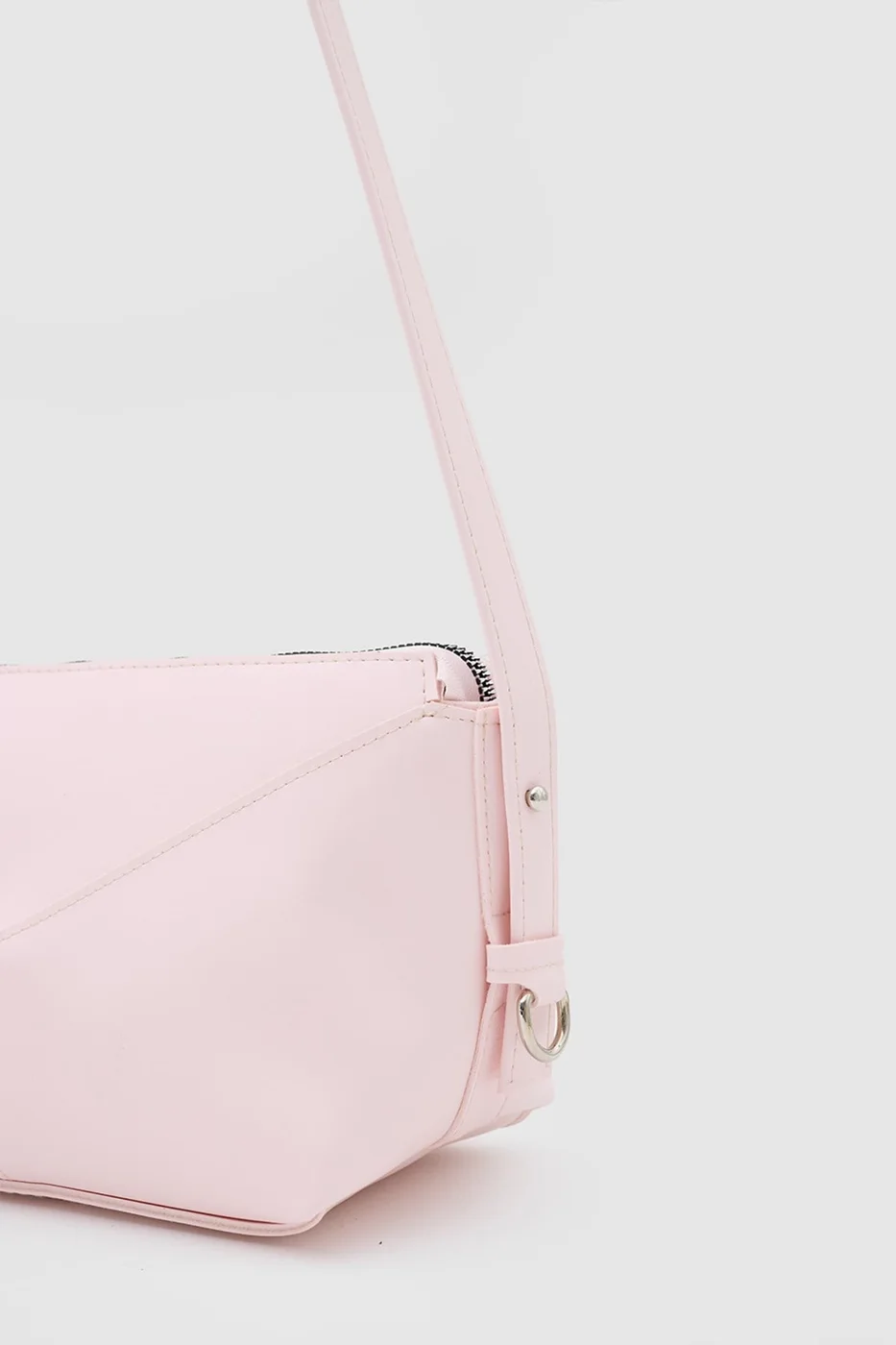 faux leather shoulder bag in pink