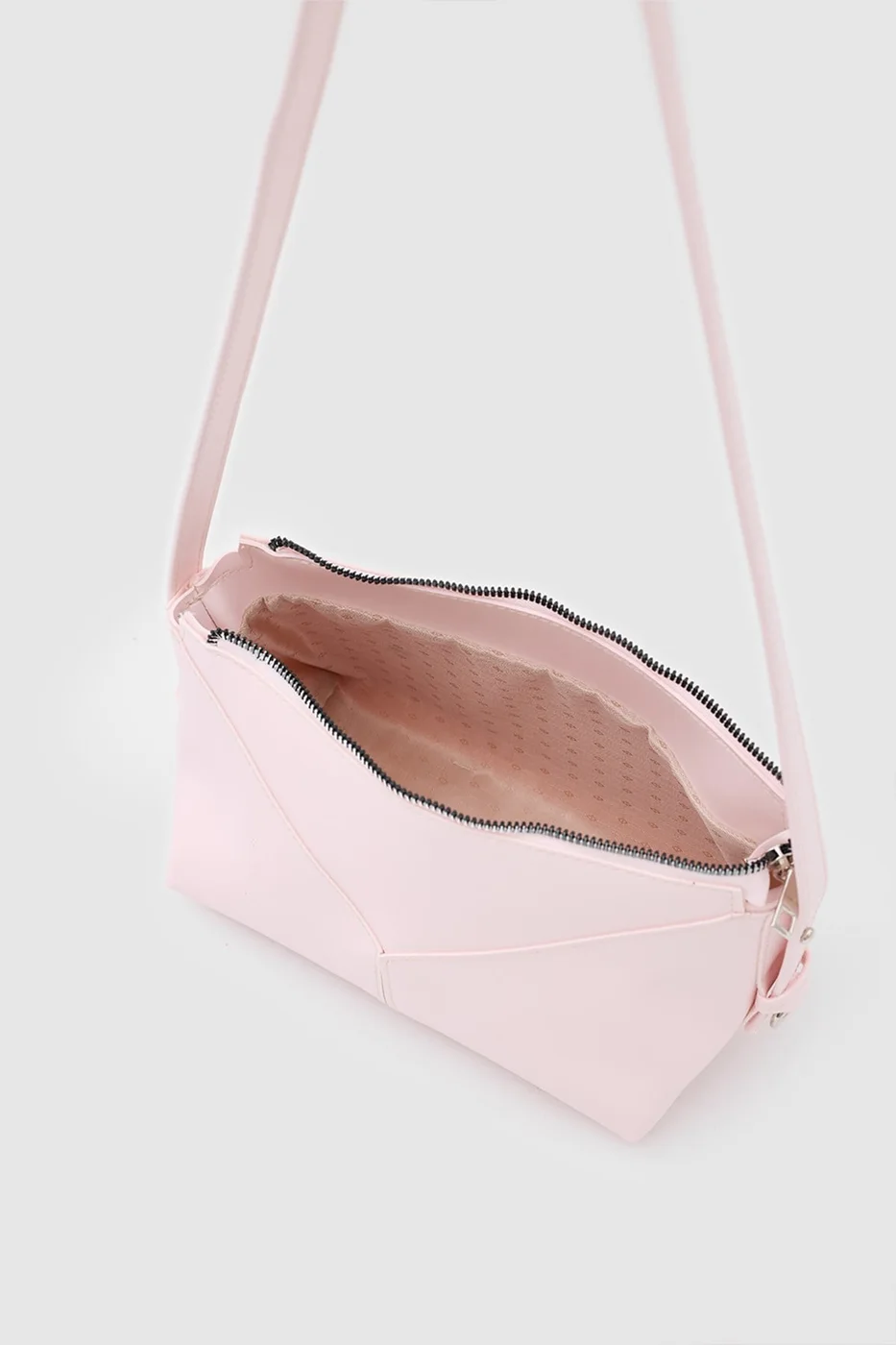faux leather shoulder bag in pink