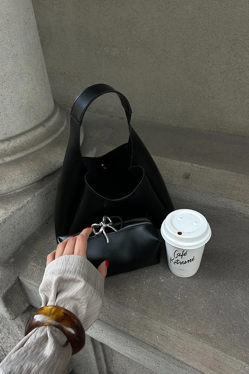 Faux leather shoulder bag in black
